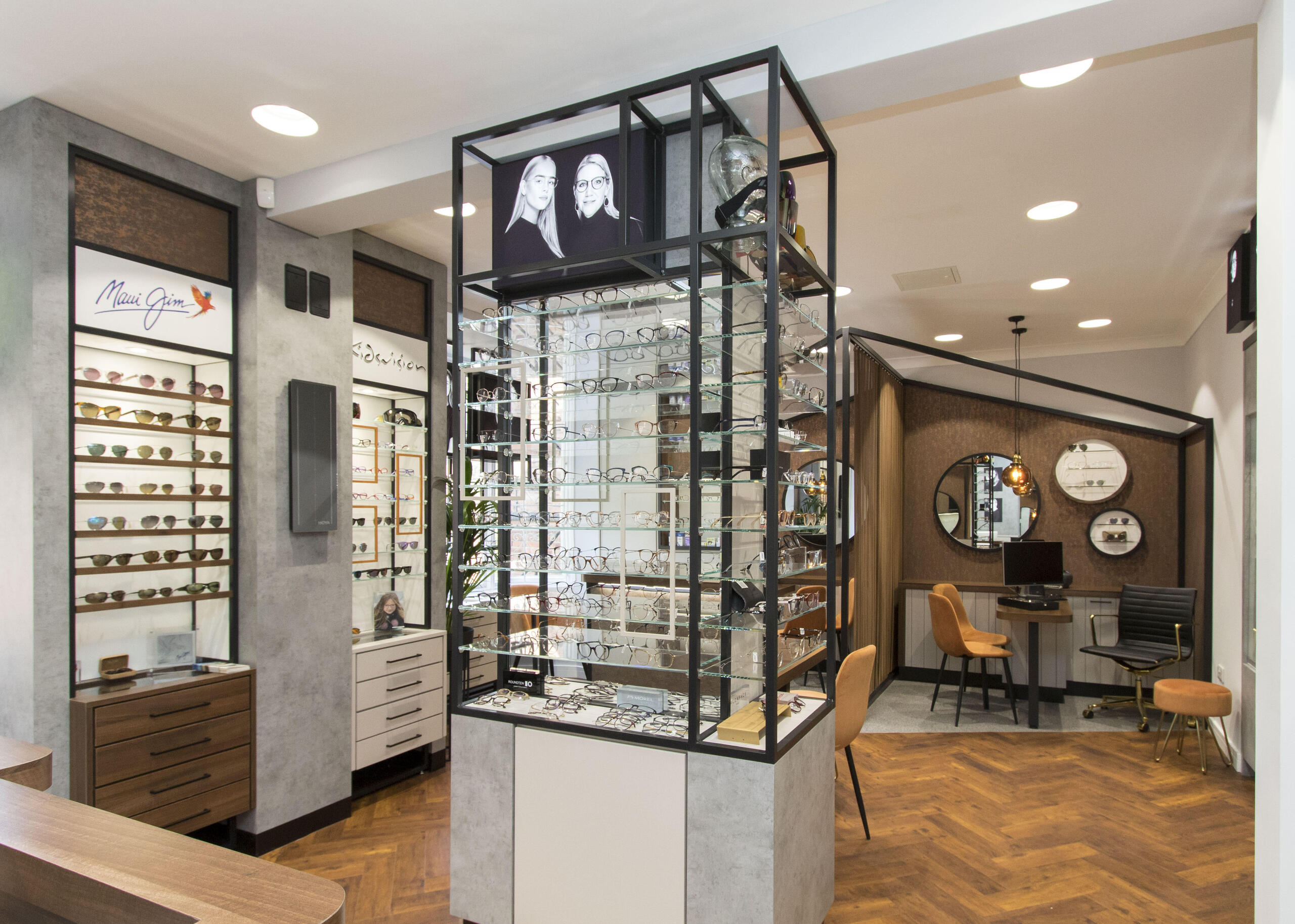 Spacious boutique glasses studio in Nottingham, UK